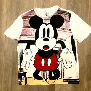 Disney. Mickey Mouse. T-shirt. Size Large. Cartoon sketch.